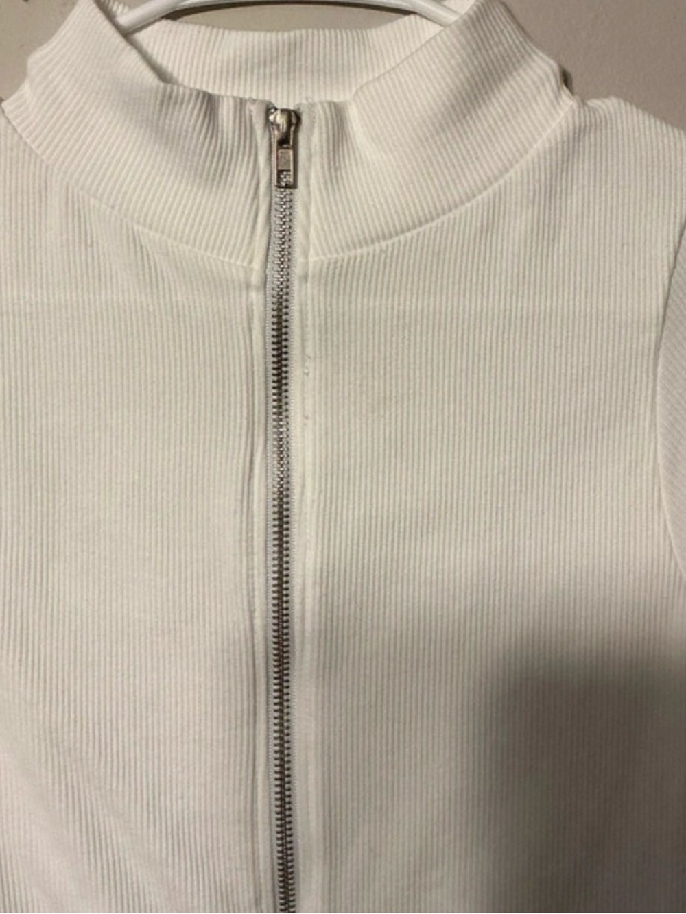 Love White Ribbed Zip-Front Crop Top - Picture 2 of 4
